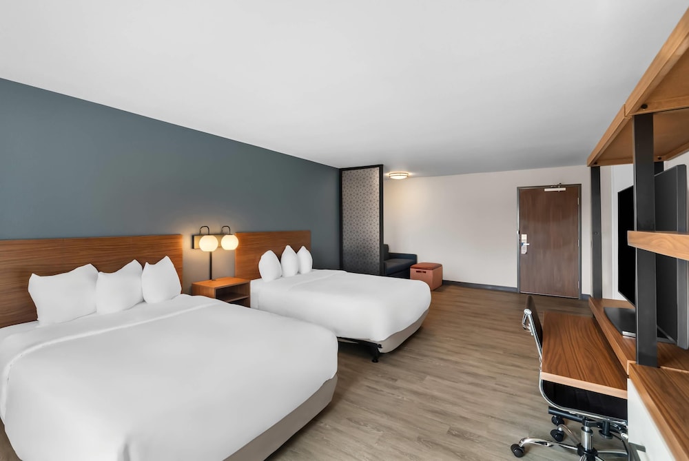 Everhome Suites Bastrop 15/49