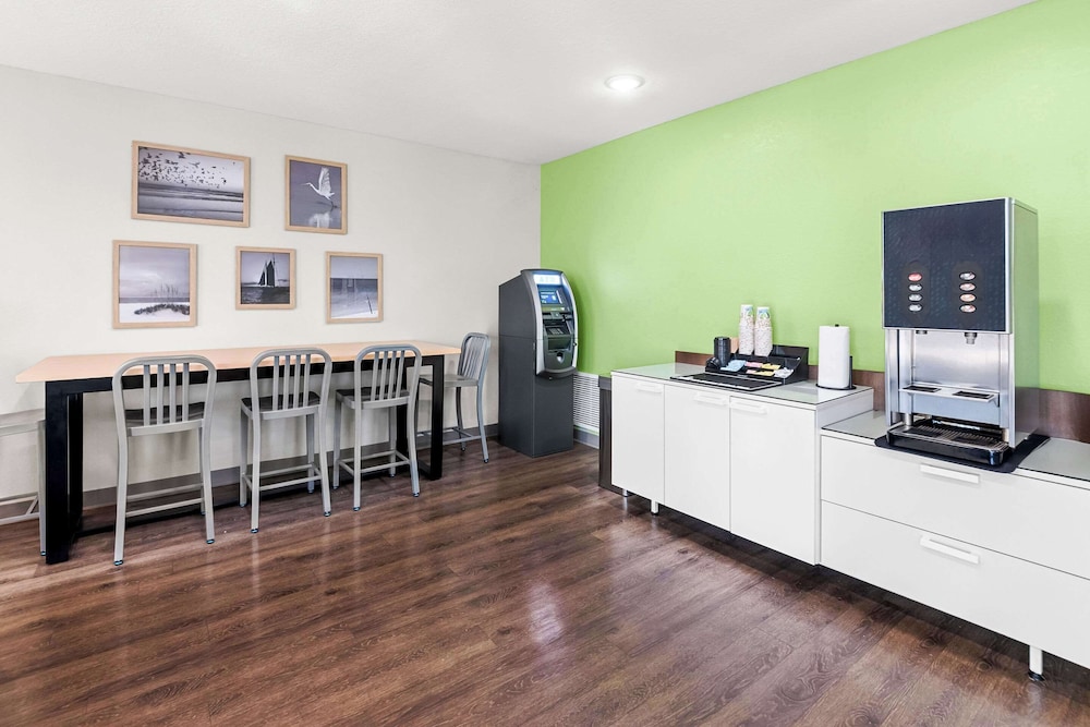 WoodSpring Suites Hudson Port Richey 9/33