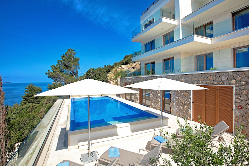 VILLA MALO MORE in DUBROVNIK