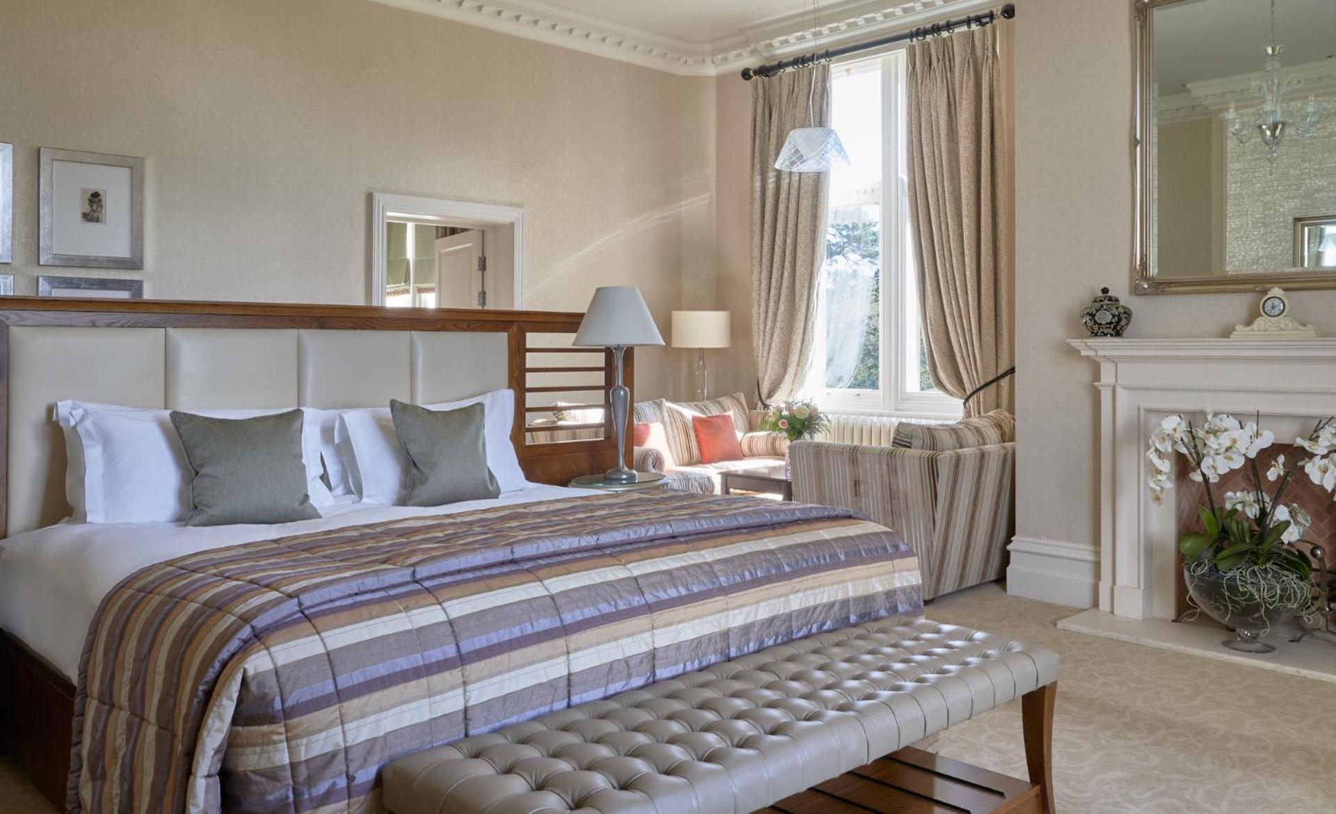 جناح، Rockliffe Hall 2/6
