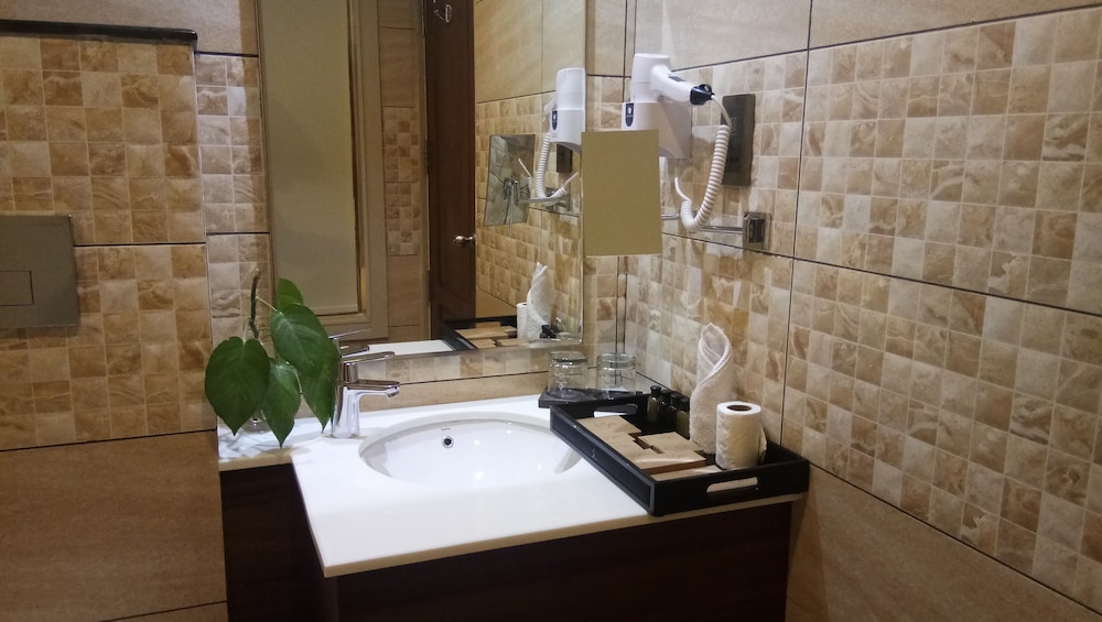 Hotel Karthika Park 32/35
