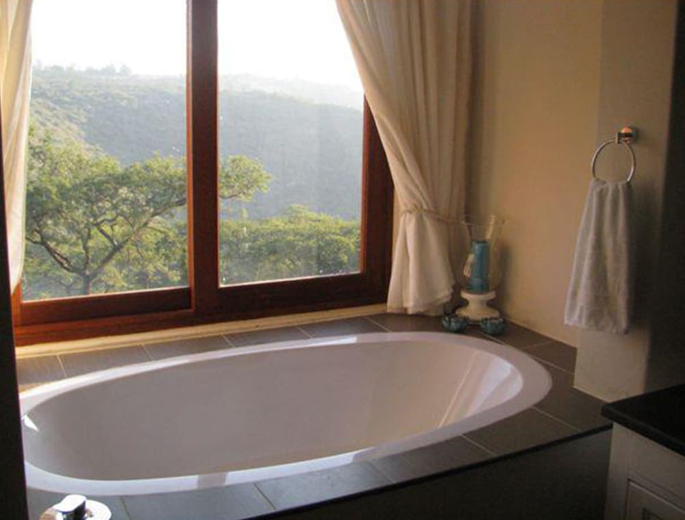 The Hilton Bush Lodge 44/45