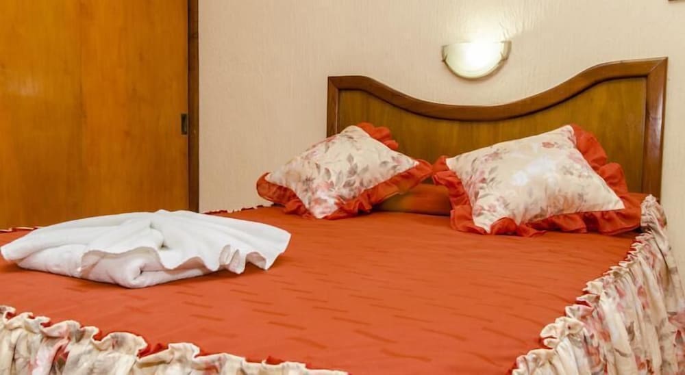 Carmen Hotel 70/100