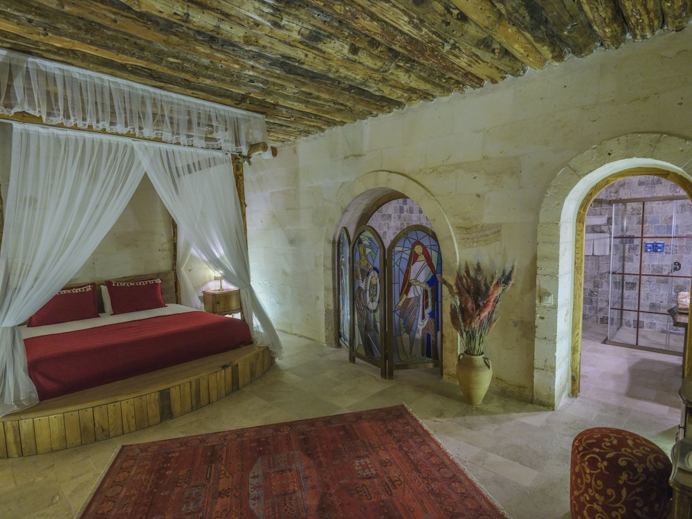 Kalsedon Cave Suites 5/28