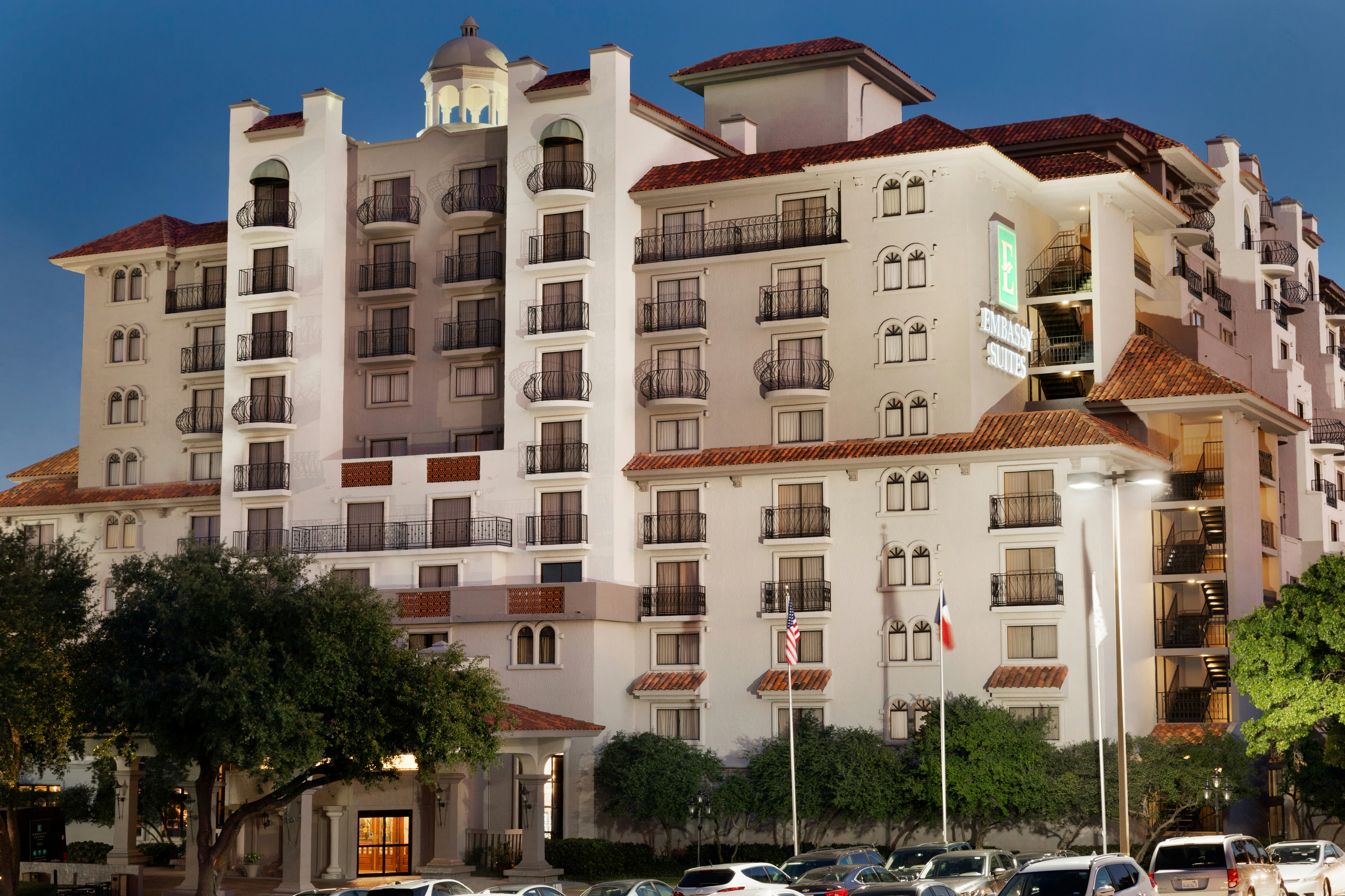 The Signature Suites 4/67
