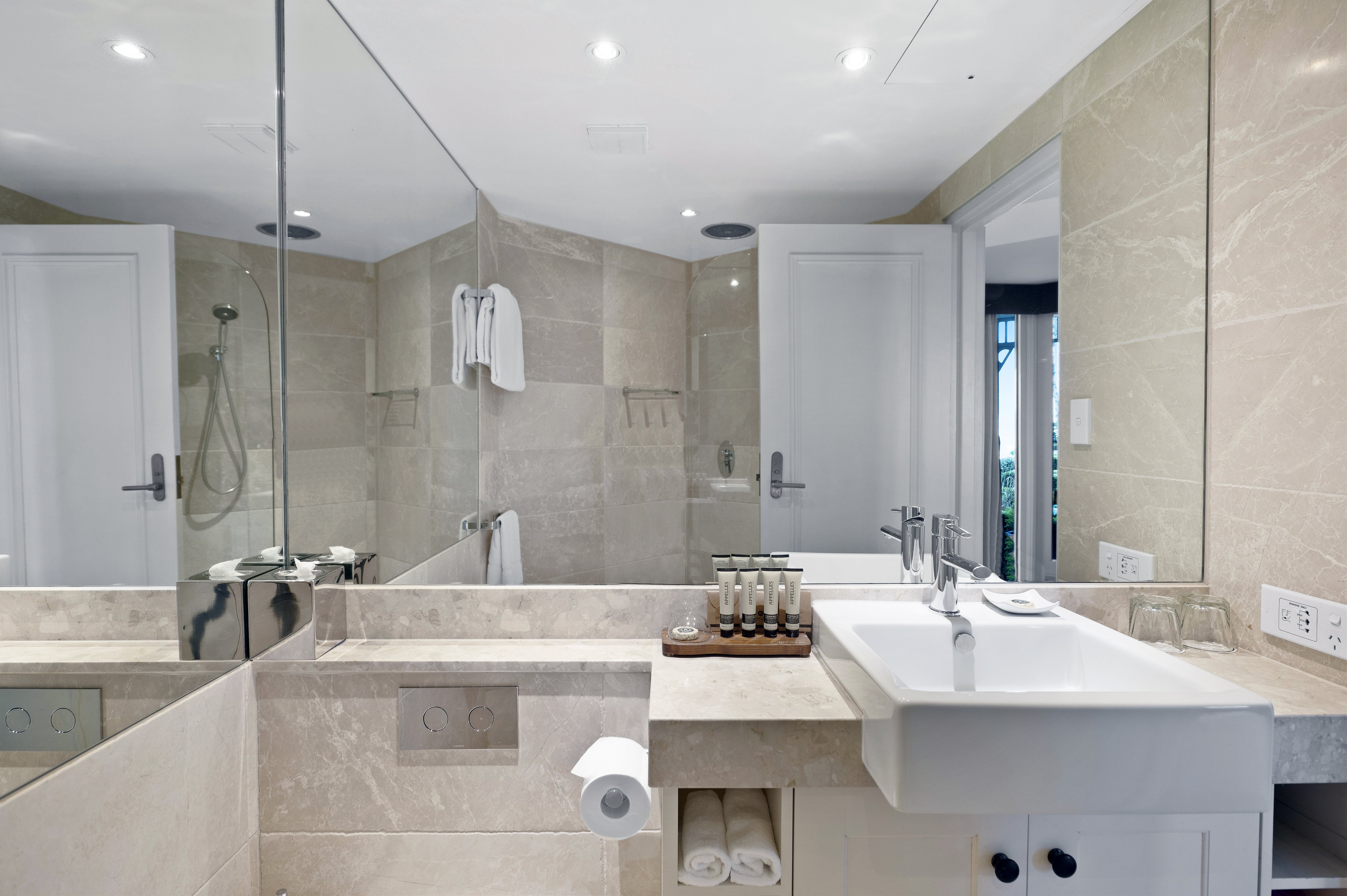 Echoes Boutique Hotel 62/63