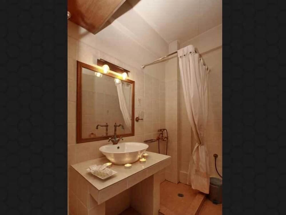 Menalia Villas Suites 57/59