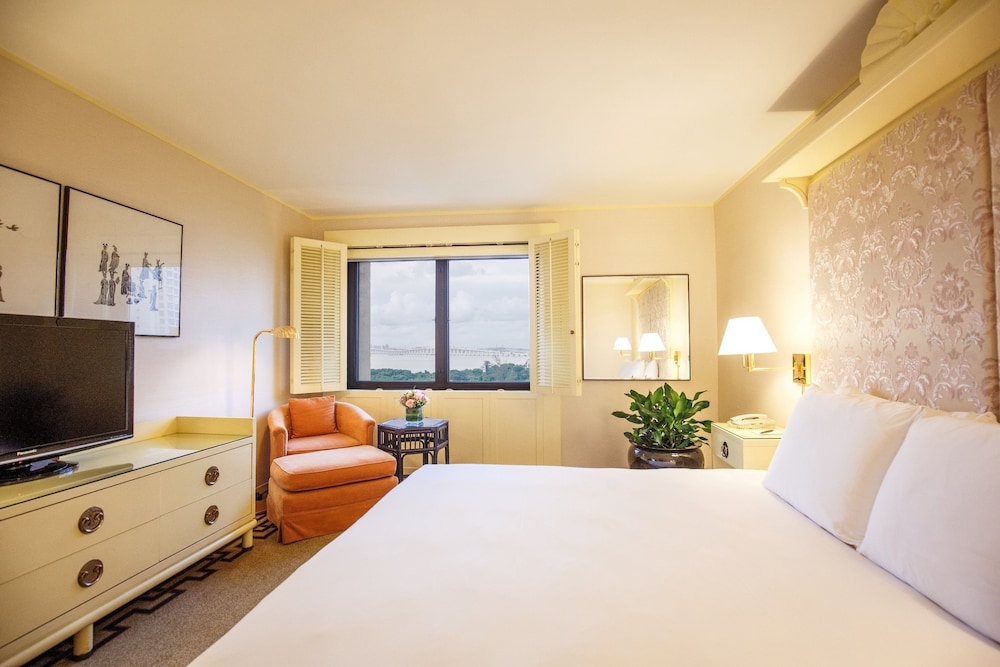 DELUXE, SUITE