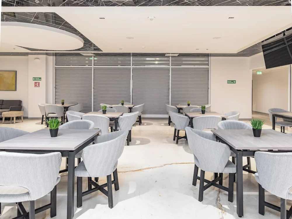 Hotel Mesaluna Short and Long Stay 59/74