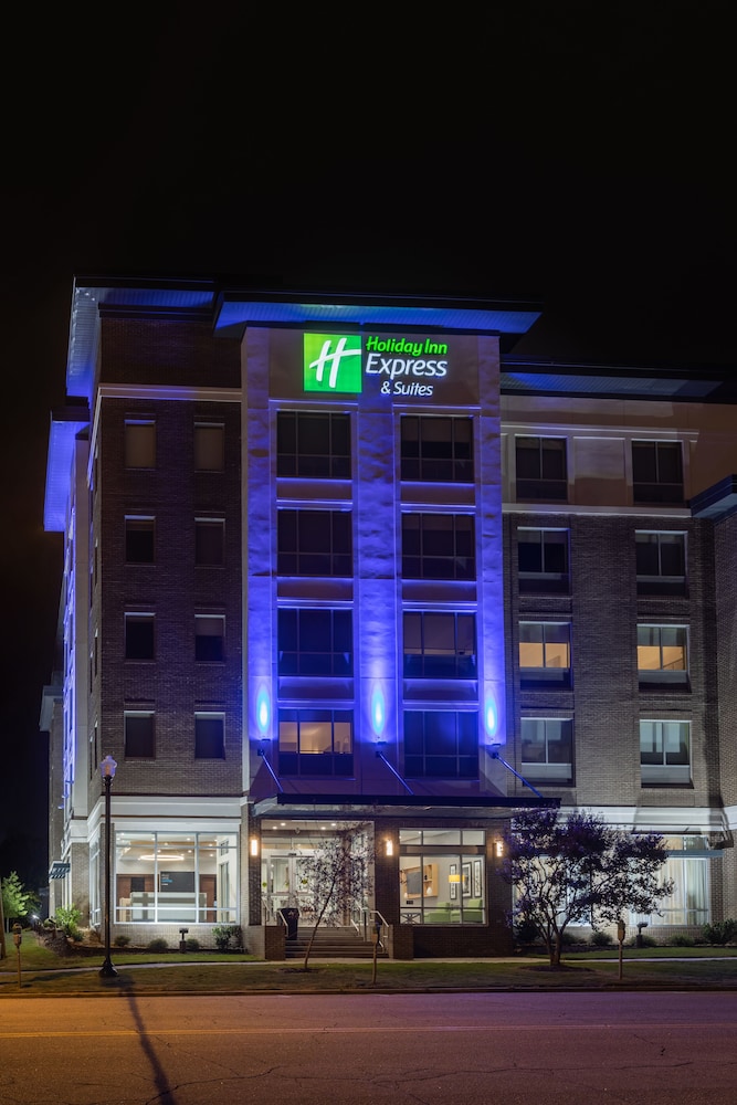Holiday Inn Express & Suites Columbia Downtown – The Vista 3/60