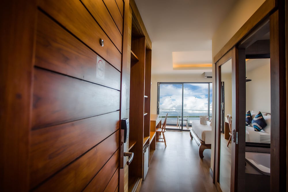 SAMUI BAYVIEW RESORT & SPA 44/66