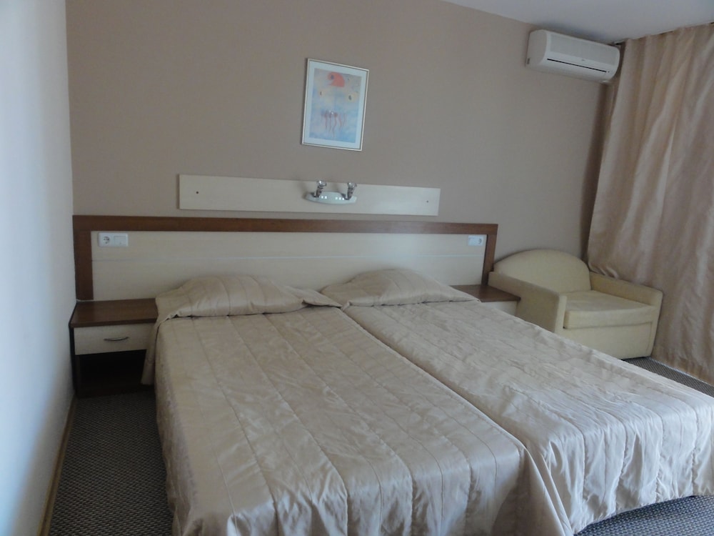 Selena Beach Hotel 21/68