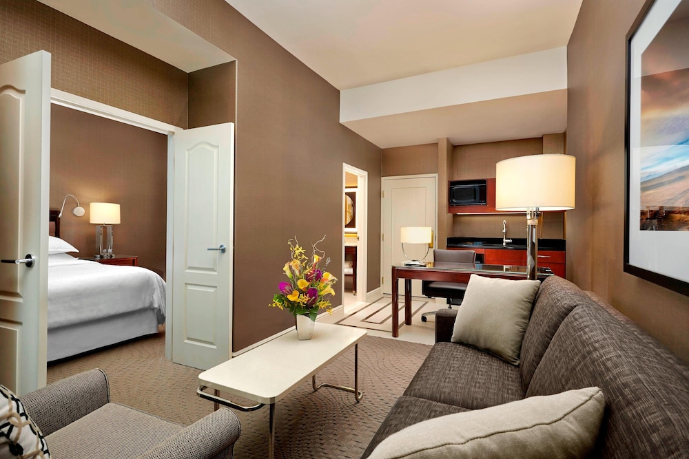 Sheraton Suites Calgary Eau Claire 22/52