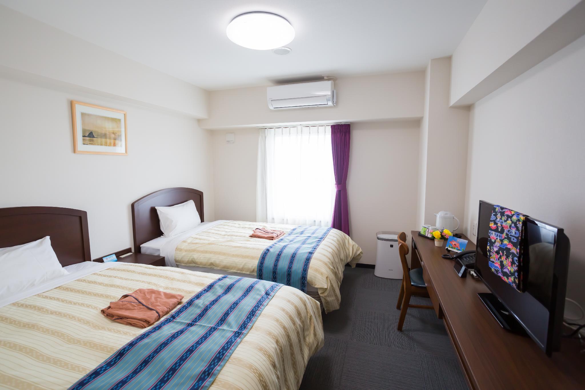 Room, Twin Beds, Side Ocean View, Ocean View