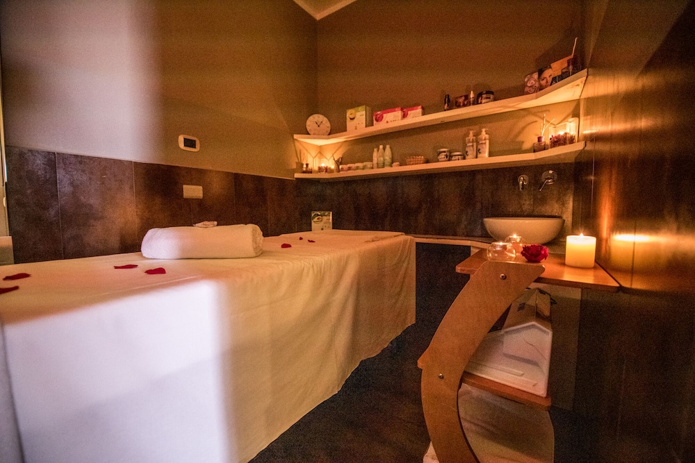 Relais Borgo San Faustino 24/50
