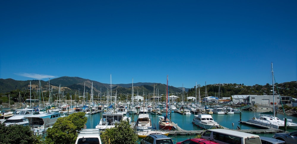 Harbourside Lodge 58/64