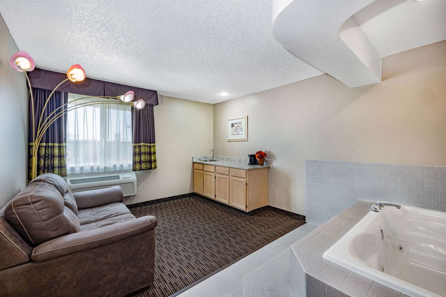 Super 8 by Wyndham Richfield UT 17/26
