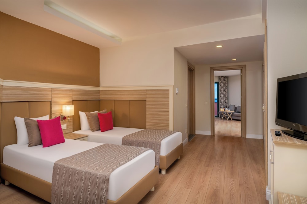 Delphin Deluxe Resort 9/50