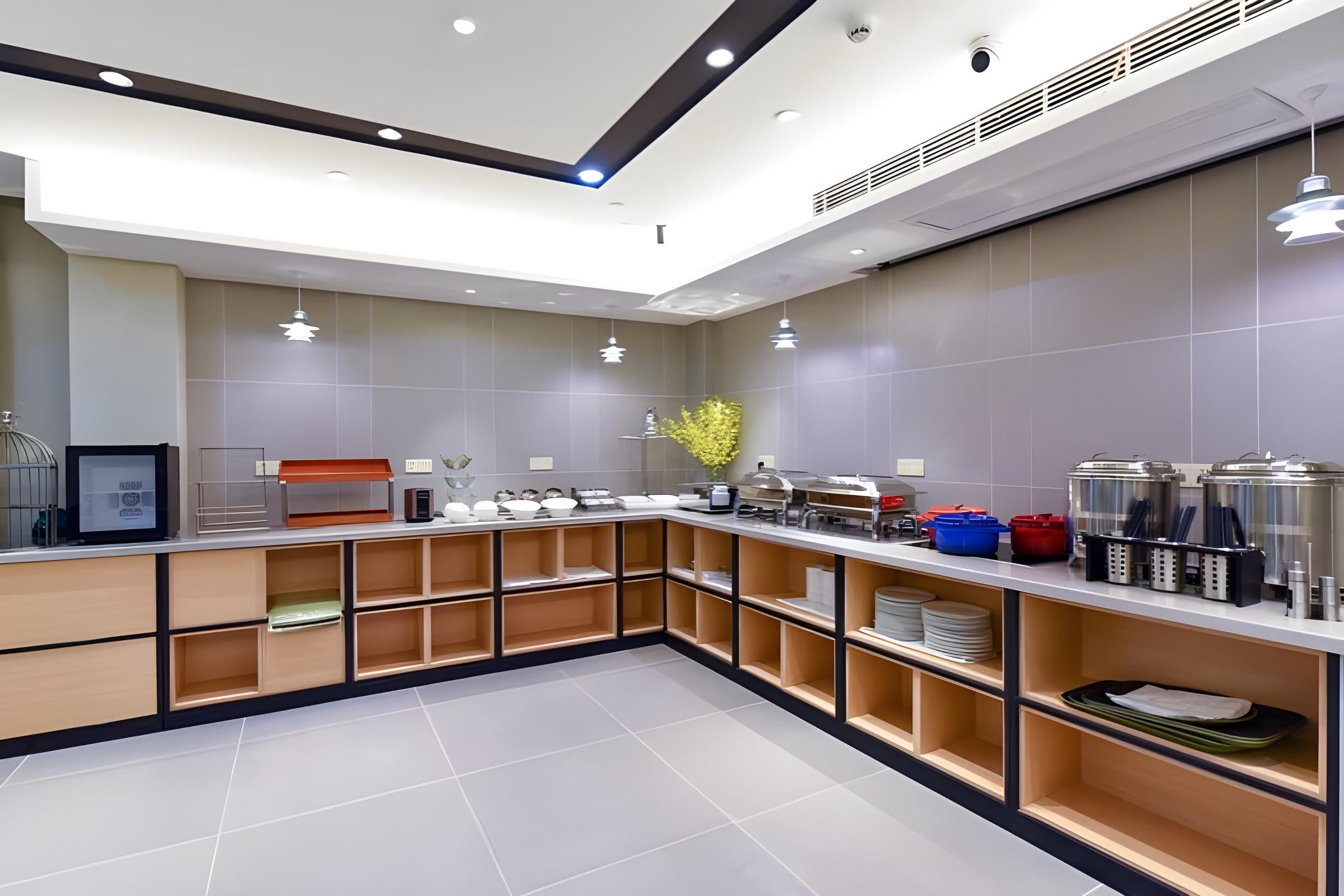 Homeinn Selected (Wuxi Anzhen East High-speed Railway Station) 7/36
