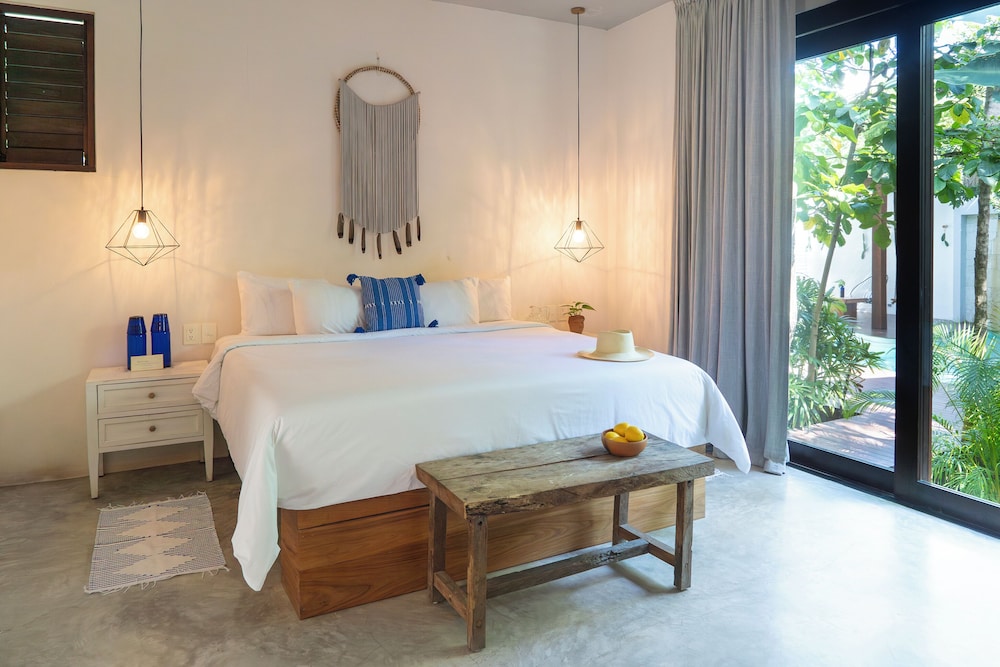Jungle, King Bed