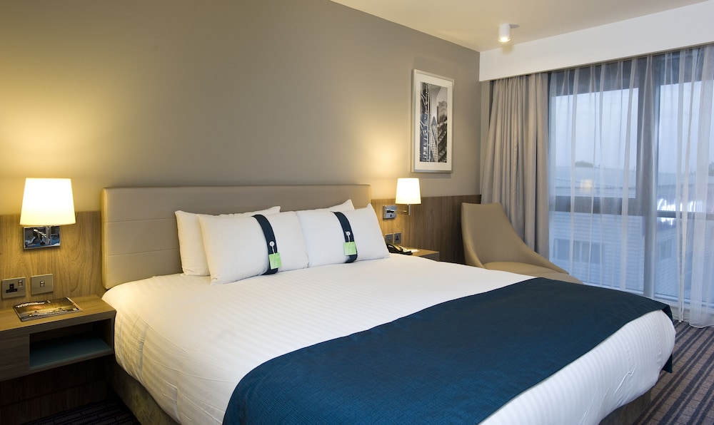 Holiday Inn London West 16/75