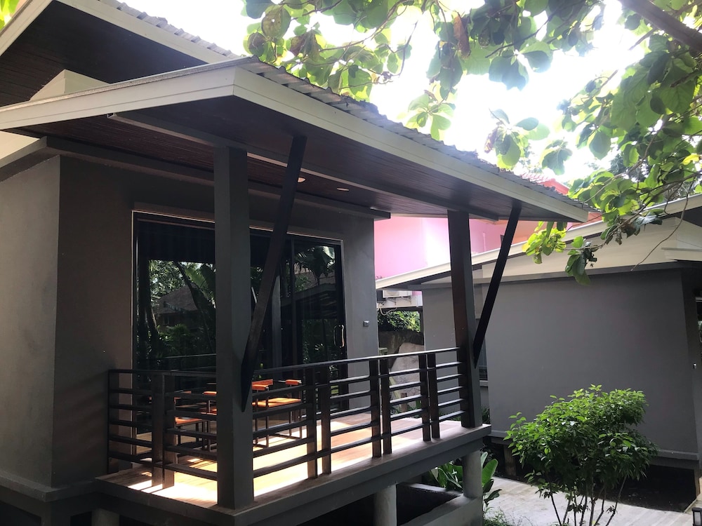 Rin Beach Resort 8/70