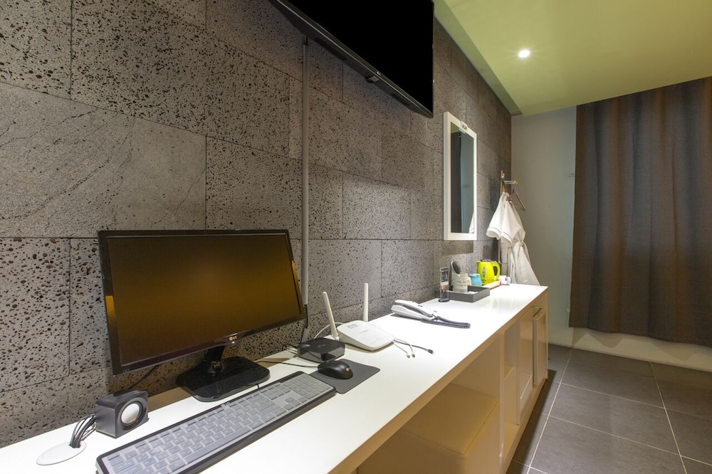 Pentastar Hotel 20/30