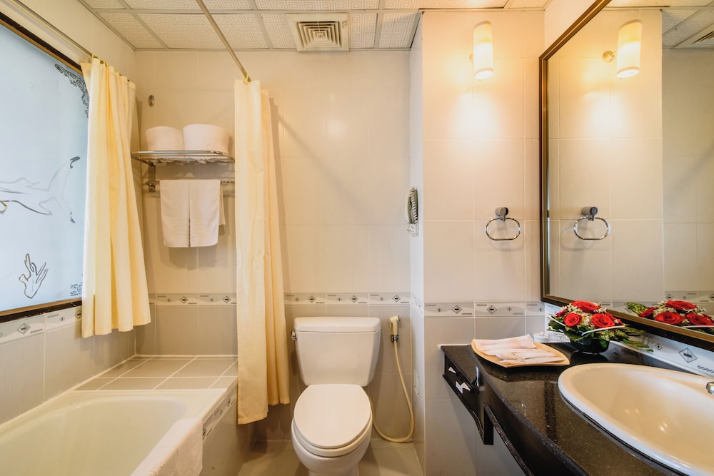 Huong Giang Hotel 76/77