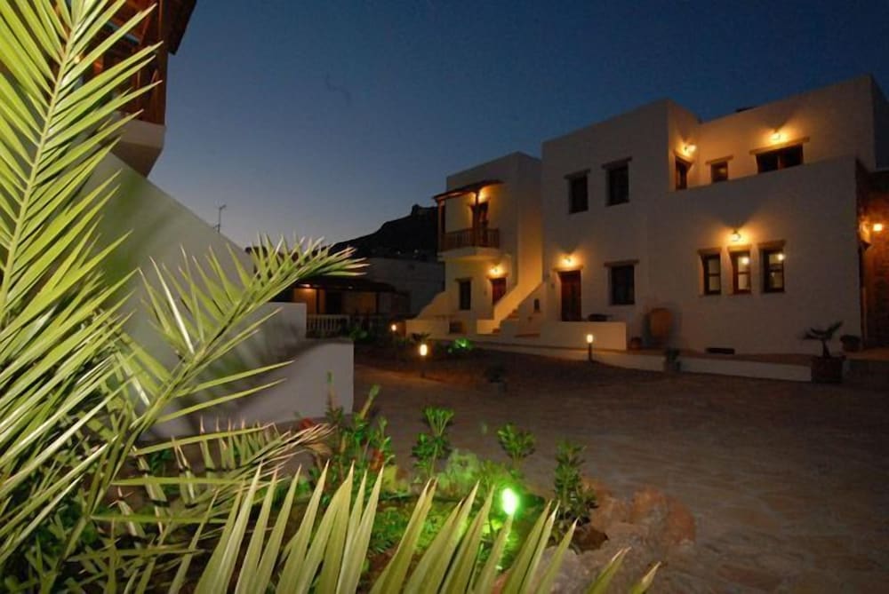 PANTELI BEACH STUDIOS APARTMENTS 46/50