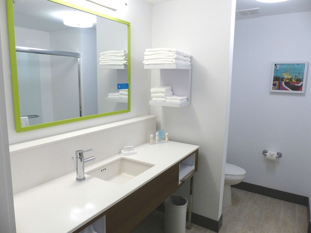 Hampton Inn Paramus Nj 26/46