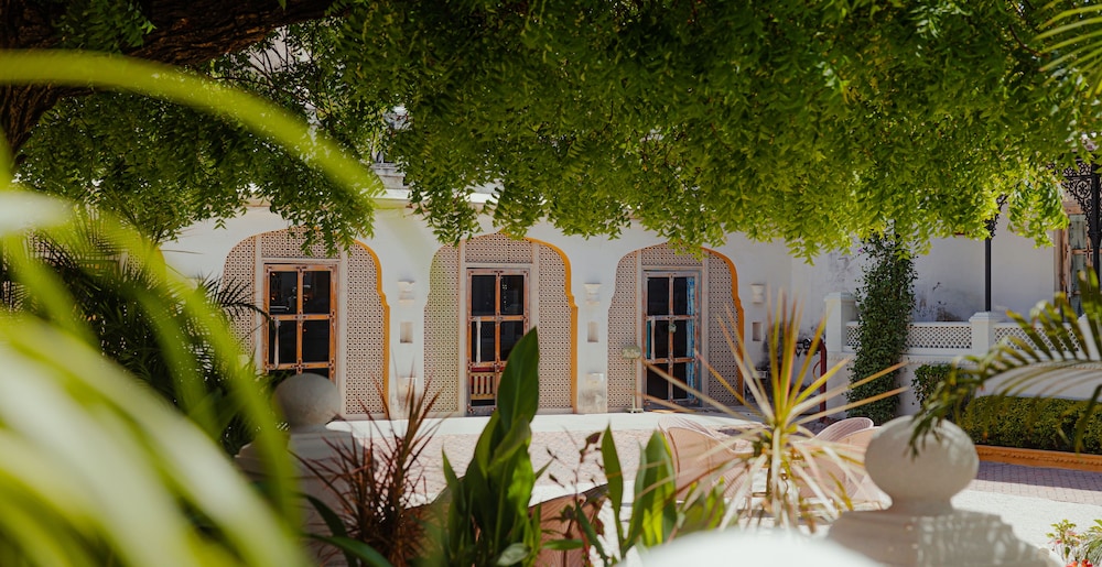 Rawla Narlai Luxury Heritage Hotel 40/50