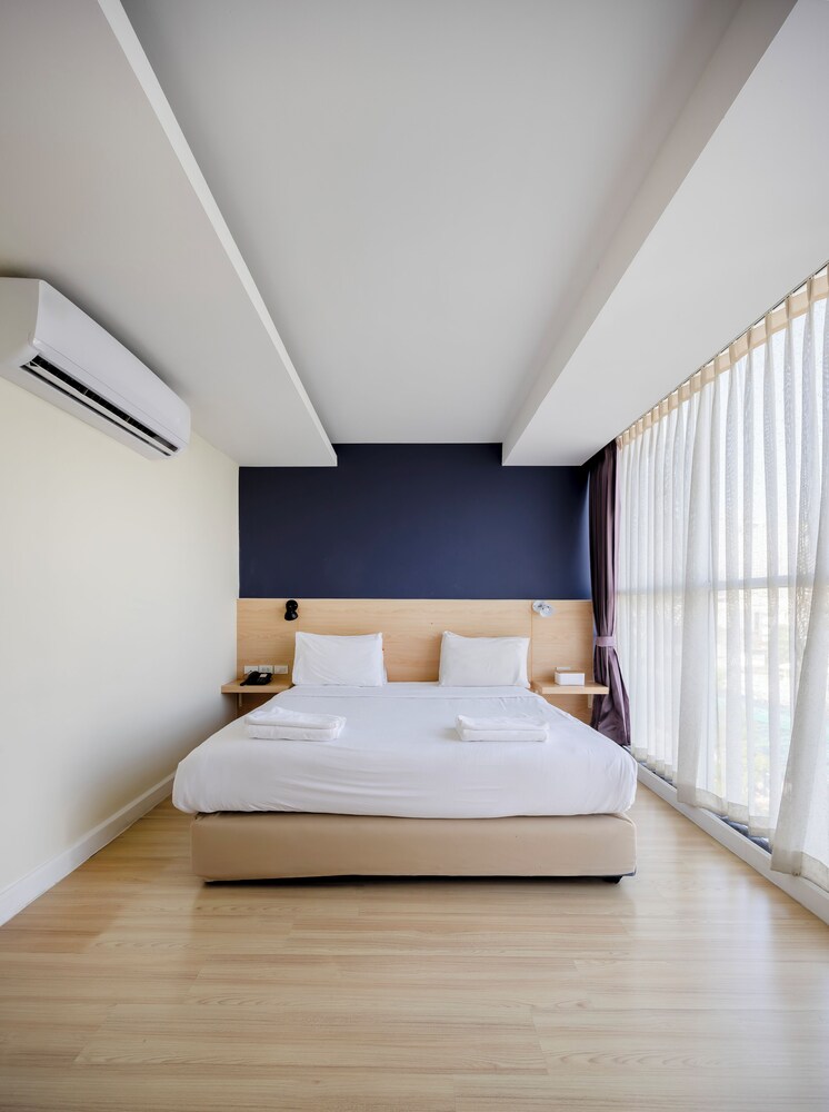 Solo Express Sukhumvit 81 16/57