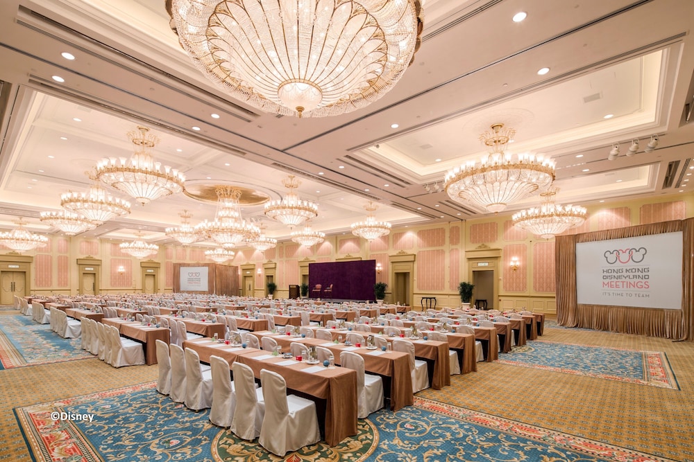 Hong Kong Disneyland Hotel 60/71