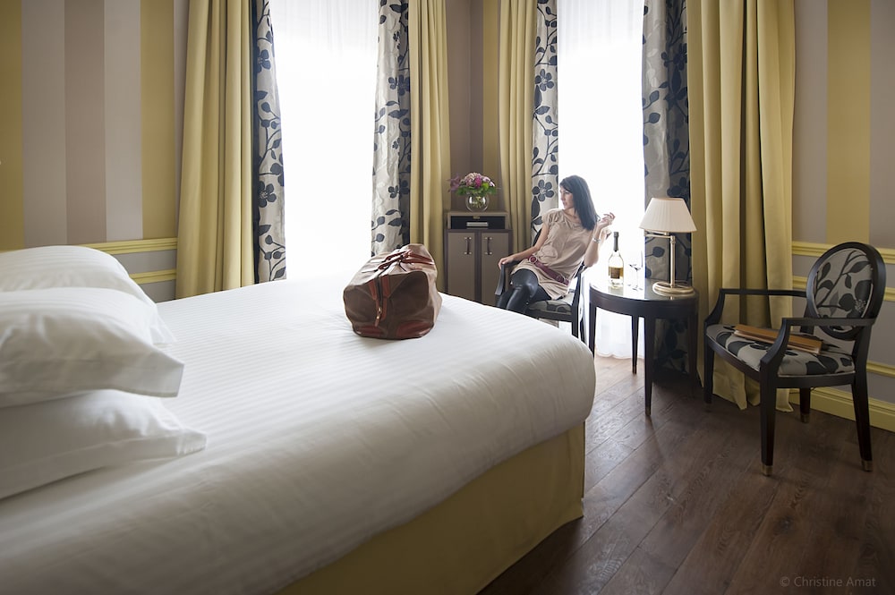 HOTEL DE SEZE 29/76