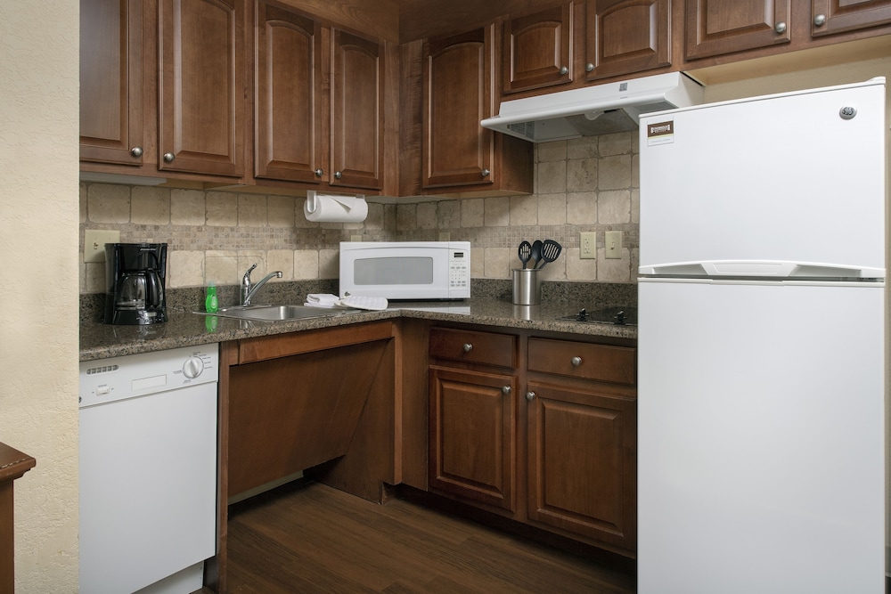 Staybridge Suites North Brunswick 5/41