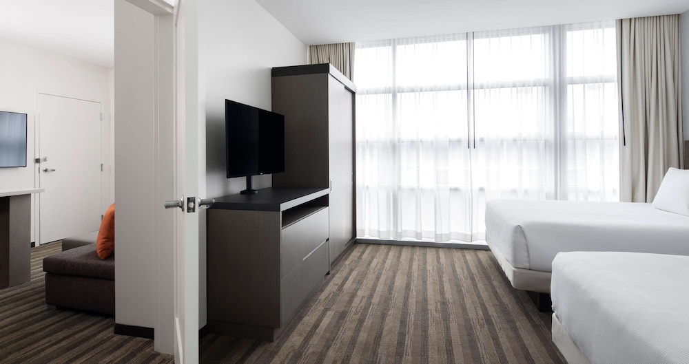 1 BEDROOM, 2 QUEEN BEDS, SOFA