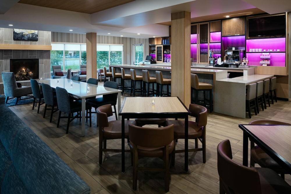 Hyatt Place Fairbanks 39/55