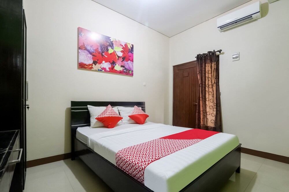 OYO 90193 D'waru Homestay Syariah 4/23