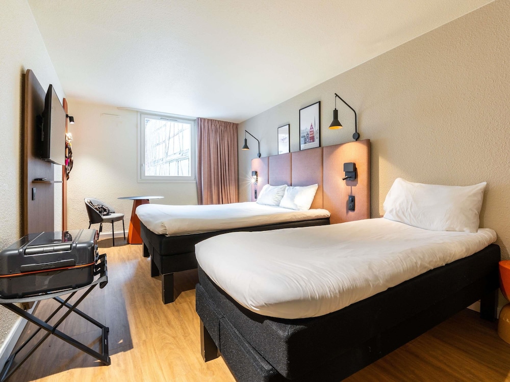 Superior, Twin Beds