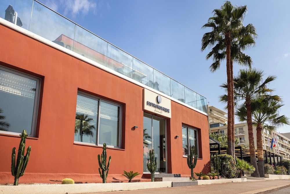AEVA HOTEL 5/44