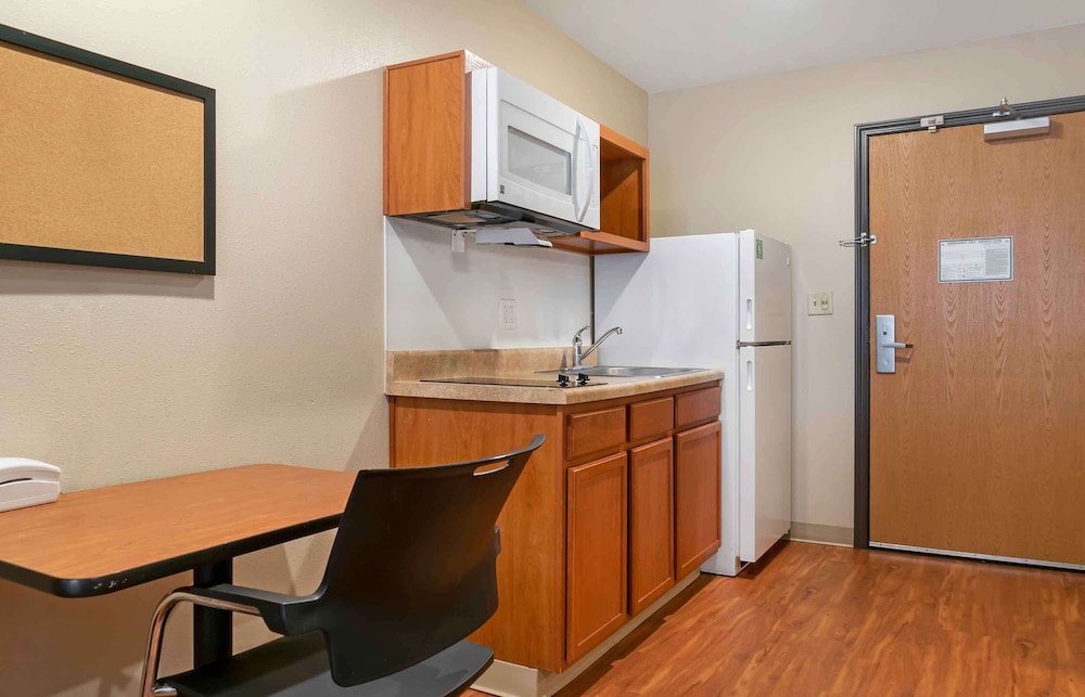 Woodspring Suites Grand Rapids South 35/42