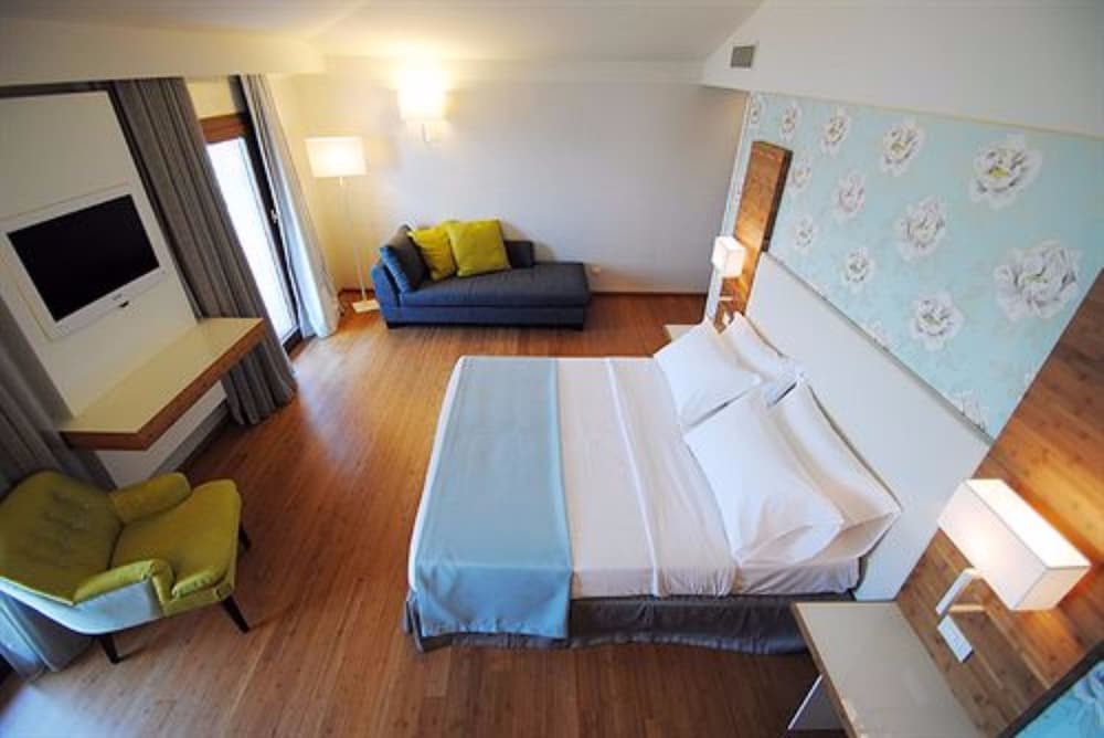 Hotel Eden 7/66