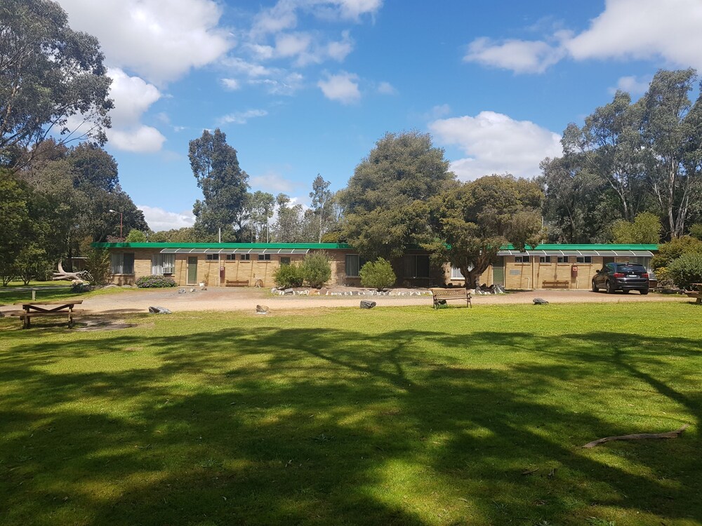 GRAMPIANS VIEW COTTAGES AND UNITS 58/64