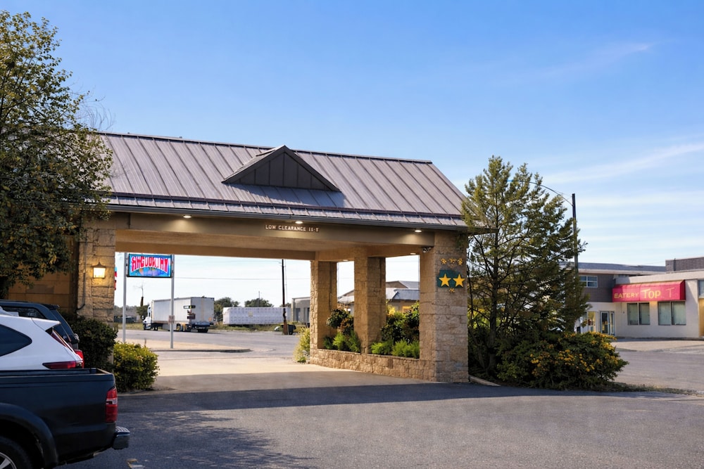 Sundowner Inn Forsyth I 94 52/62