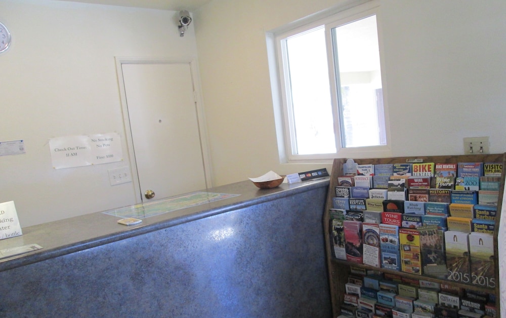 Town and Country Inn 5/50