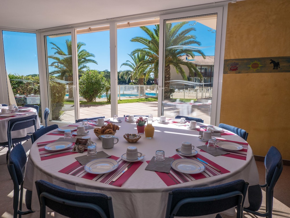 restaurant-cafeteria