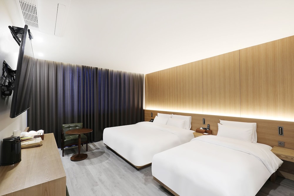 Carlton Hotel 25/62