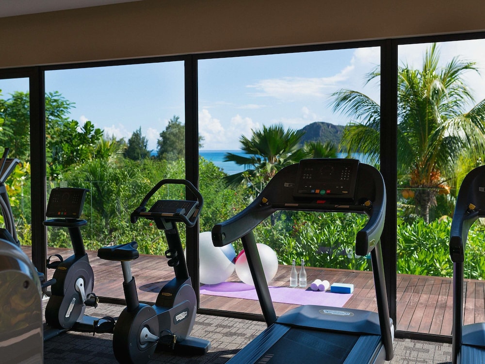 Raffles Seychelles 29/49