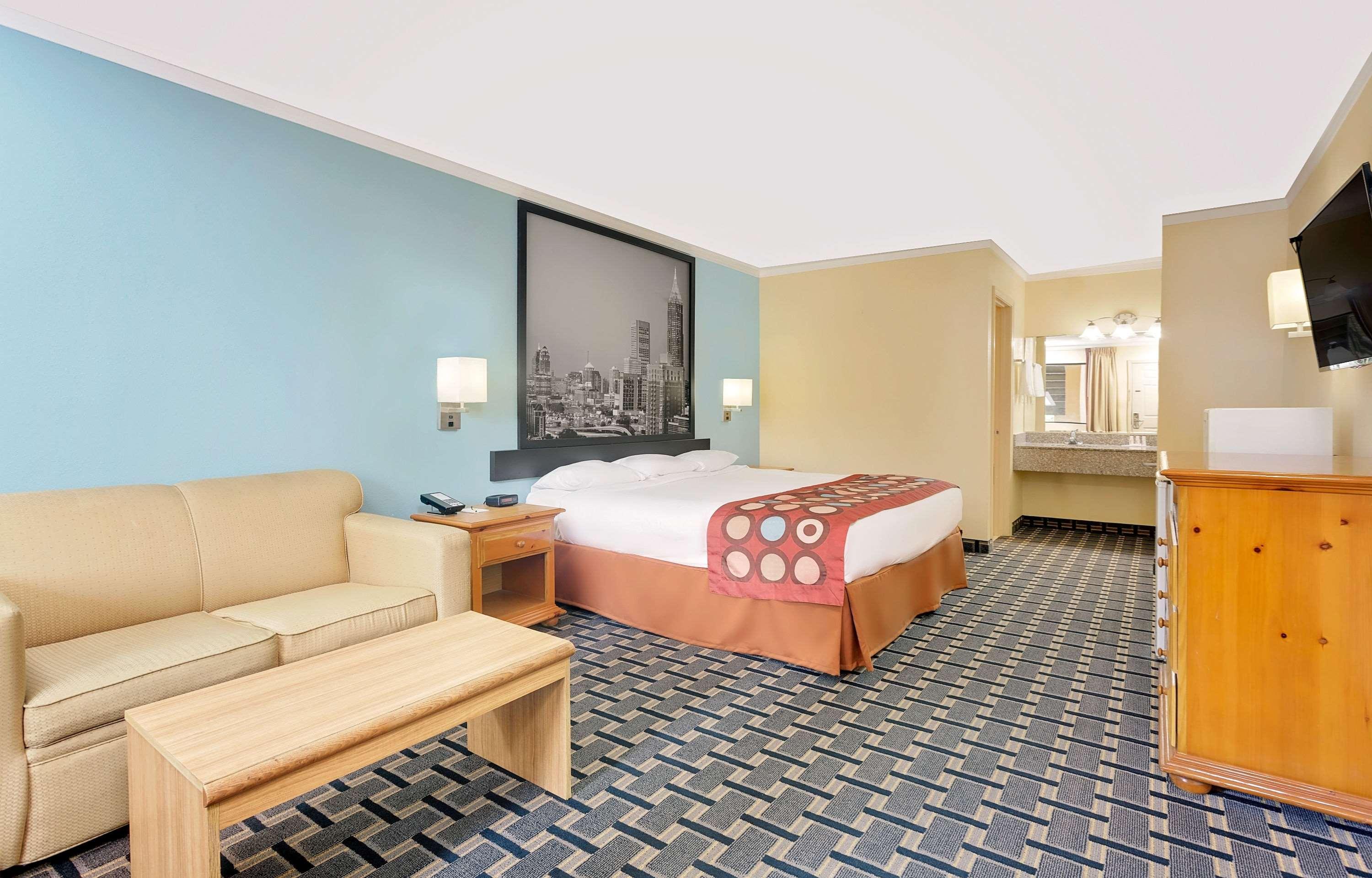 Super 8 by Wyndham Cartersville 11/15
