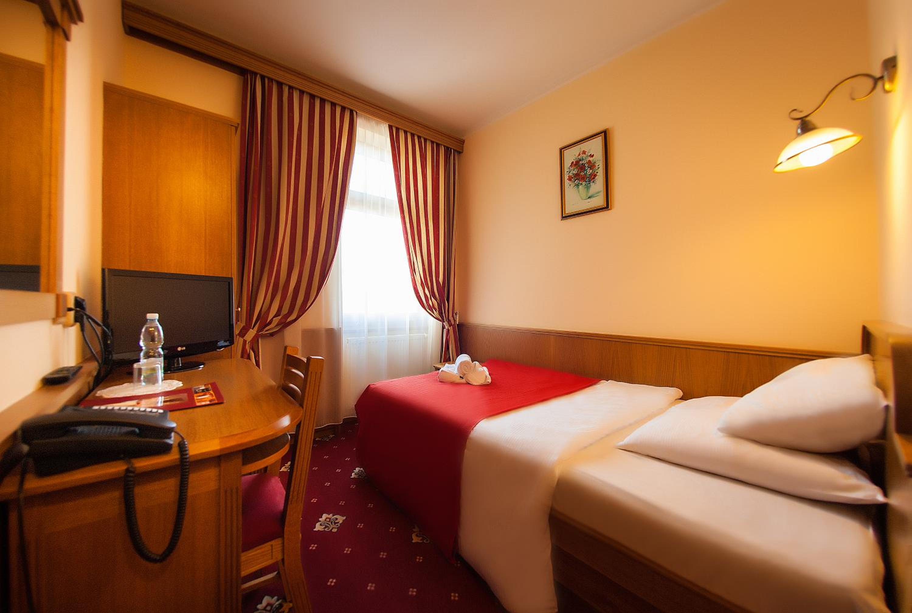 Room, Single